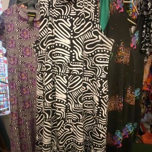 Black & White Abstract Print Sleeveless Dress